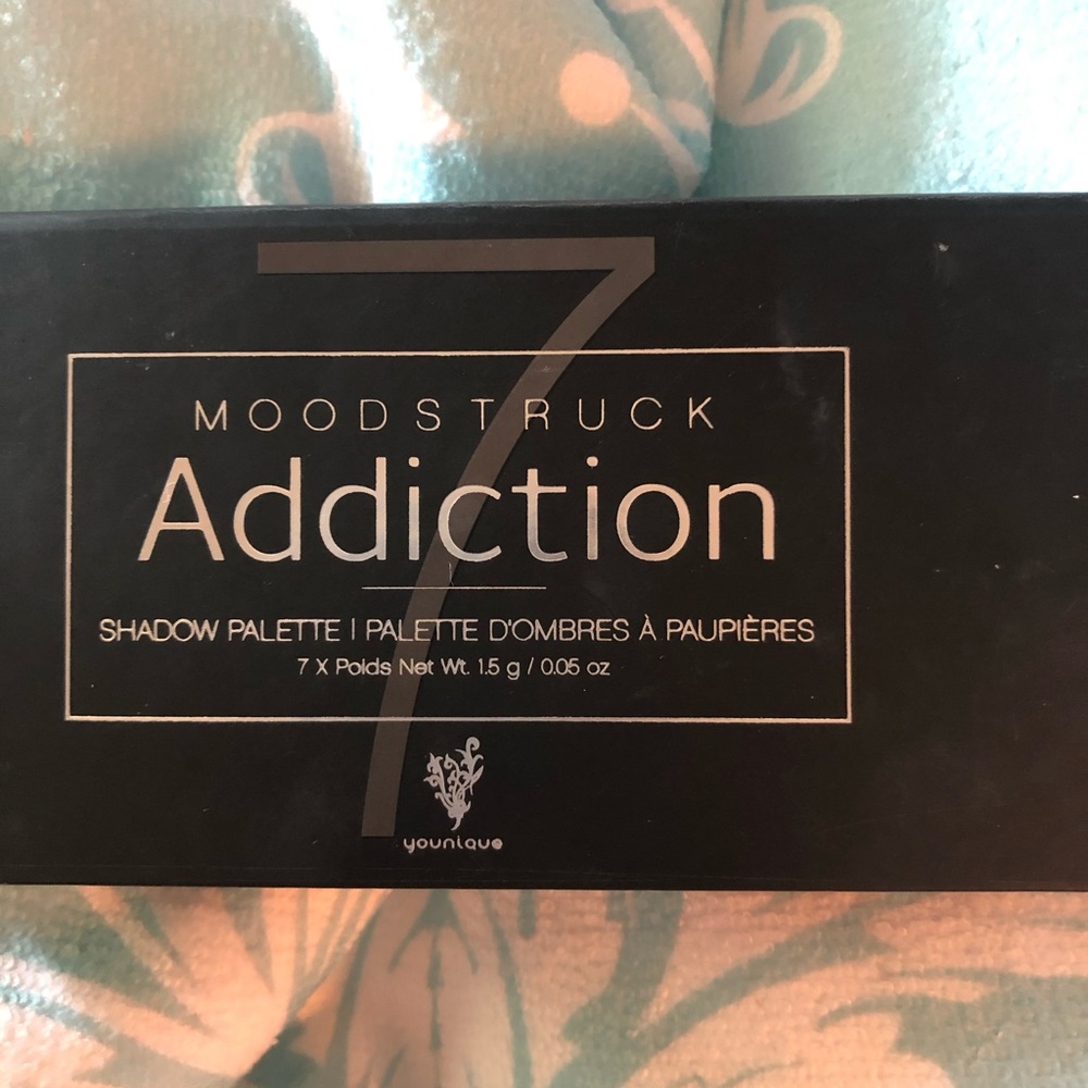 Younique pallet 7 new never used vibrant colors